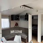 아파트 Diofa Vendeghaz *
